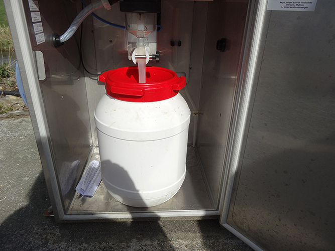 industriel régit pollution d'eau